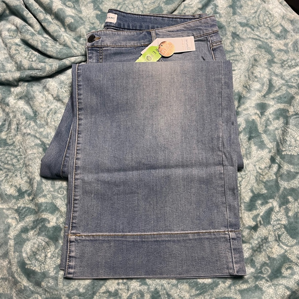 Lane Bryant Signature Fit Wide leg Jeans NWT Size 20 SHORT!!